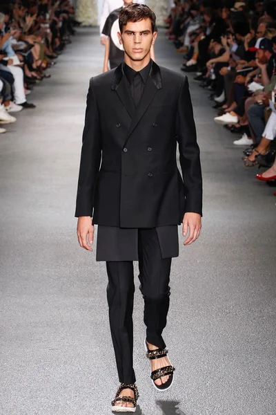Look 7